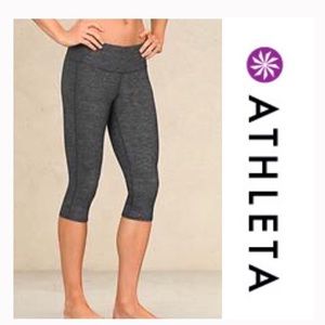Athleta Odyssey Chatarunga Capri Leggings